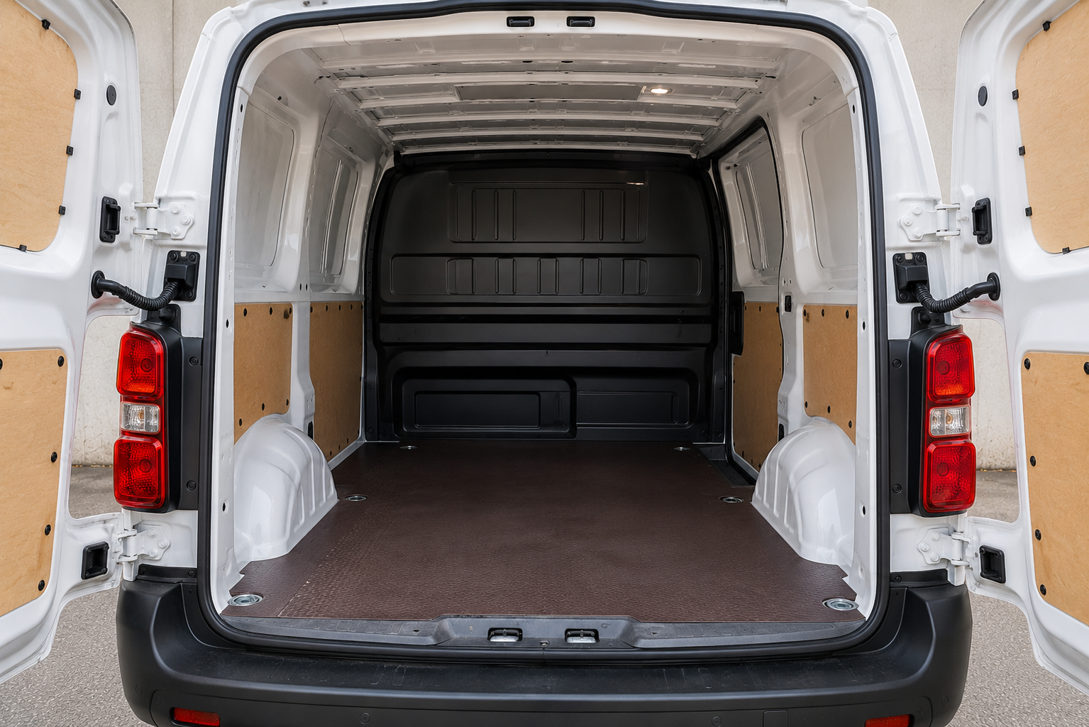 Fiat Scudo vinilada FURGONET · alquiler Furgoneta 6 m³ 6 m³ en Collado Villalba, Madrid · foto 6